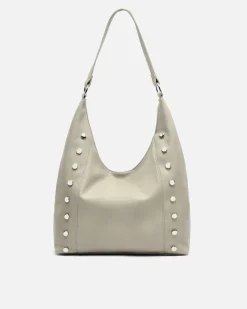 Bolso hobo con detalles metálicos