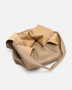 Bolso hobo con neceser extraíble