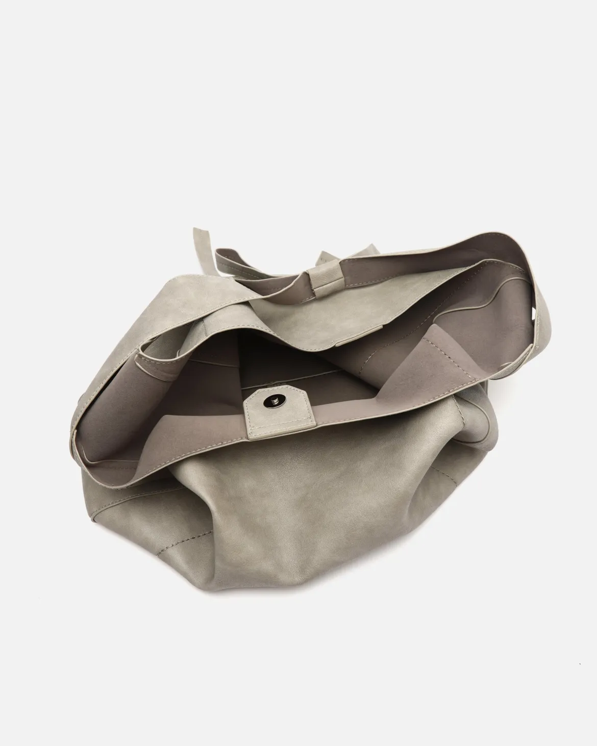 Bolso hobo con neceser extraíble