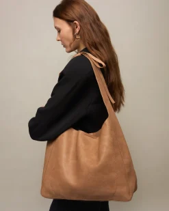 Bolso hobo con neceser extraíble