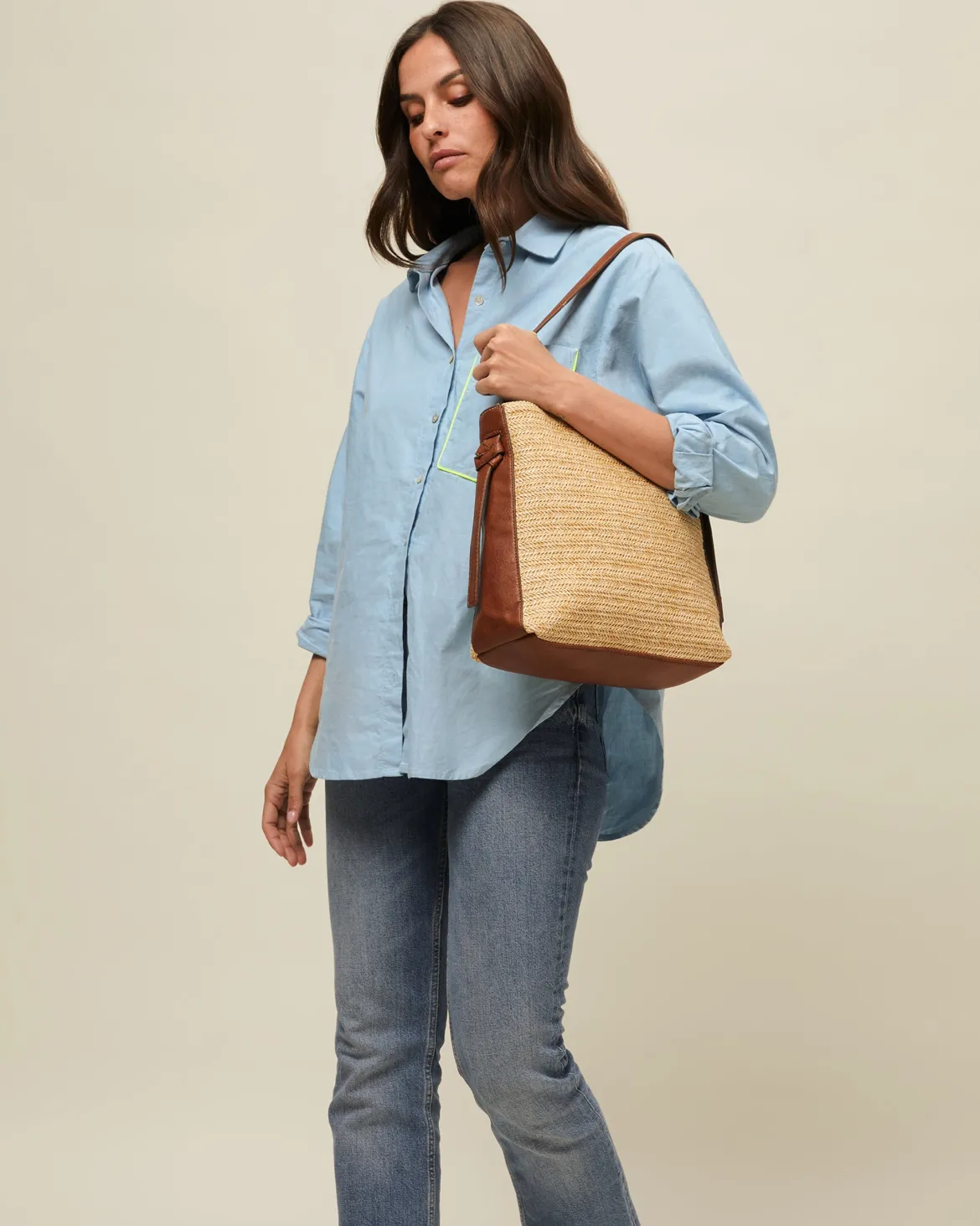 Bolso hobo efecto rafia