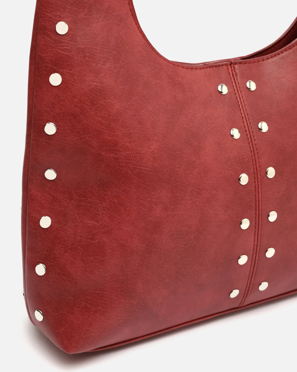 Bolso hobo grande con detalles metálicos