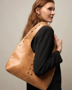 Bolso hobo grande con detalles metálicos