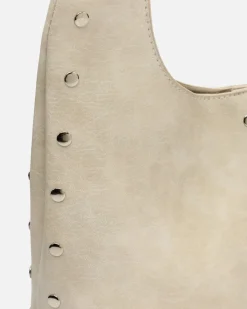 Bolso hobo grande con detalles metálicos