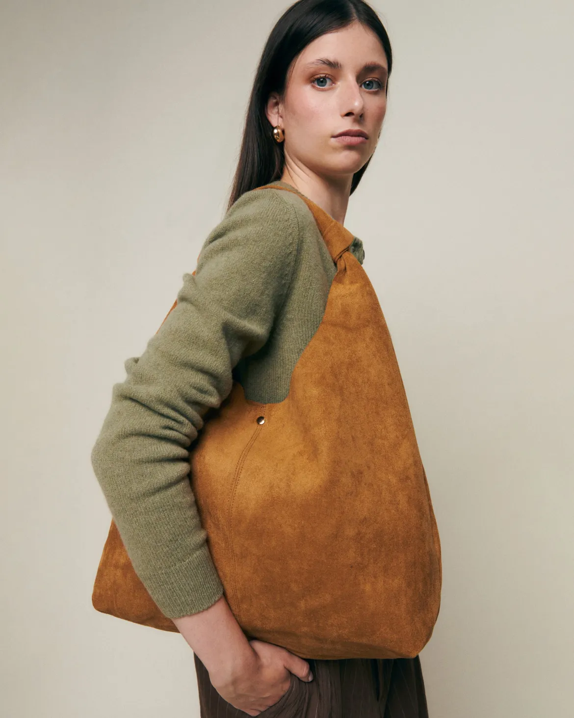 Bolso hobo grande efecto ante con neceser extraíble