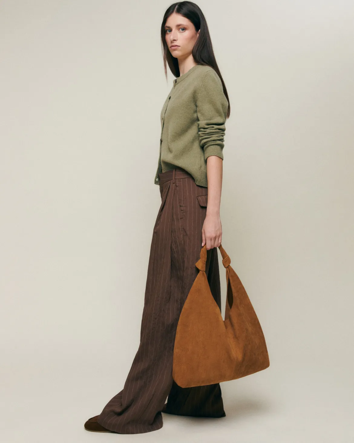 Bolso hobo grande efecto ante con neceser extraíble