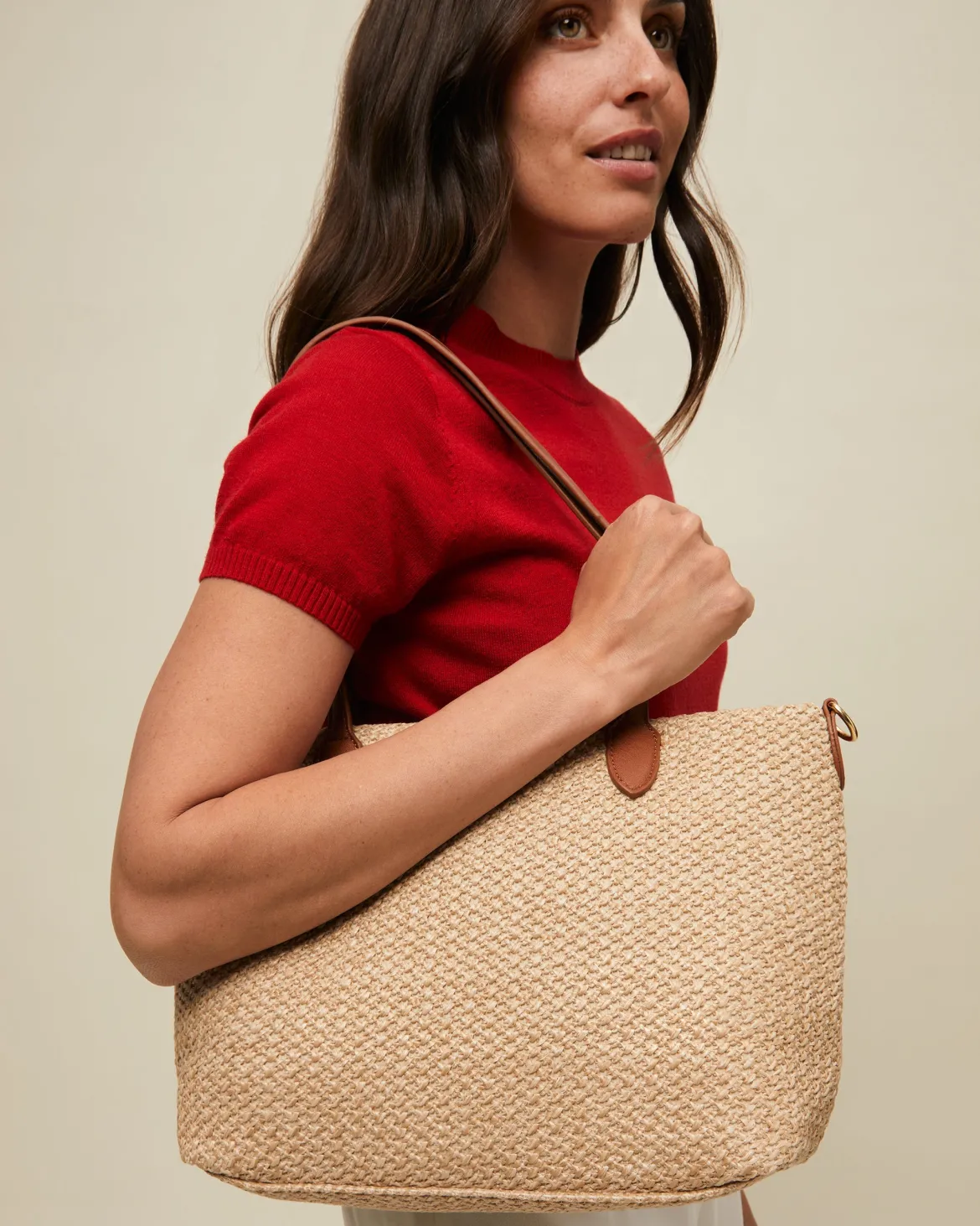 Bolso shopper efecto rafia con bandolera extraíble