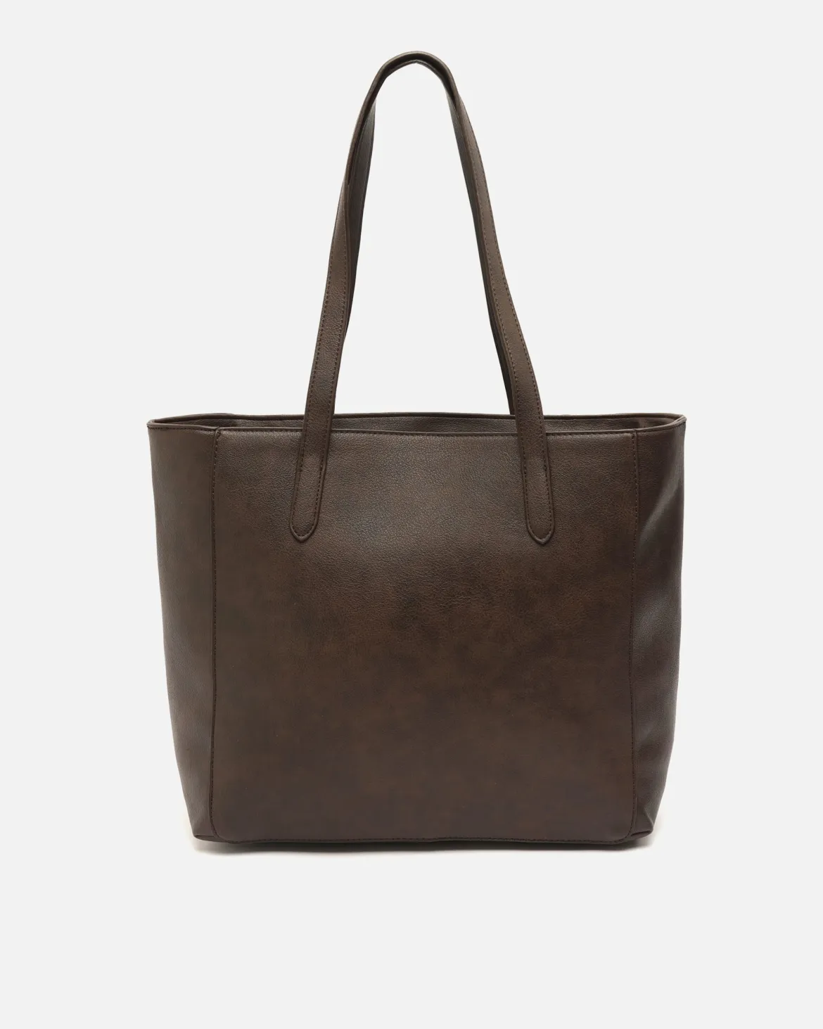 Bolso shopper grande con detalles metálicos y flecos