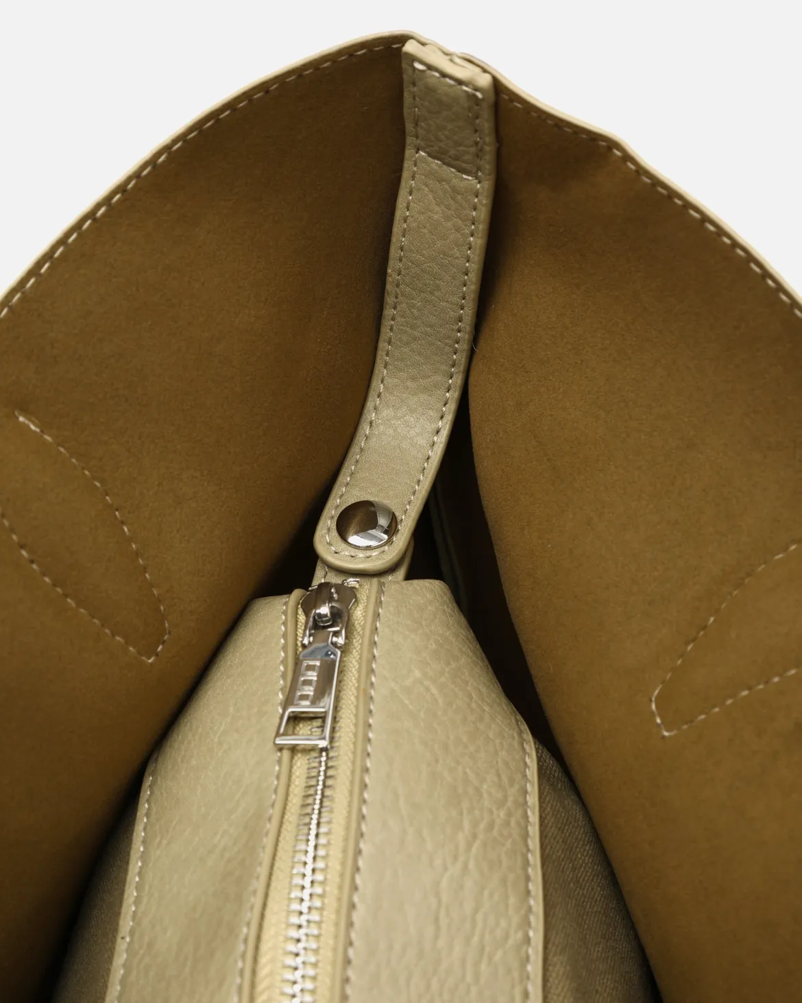 Bolso shopper grande con neceser extraíble
