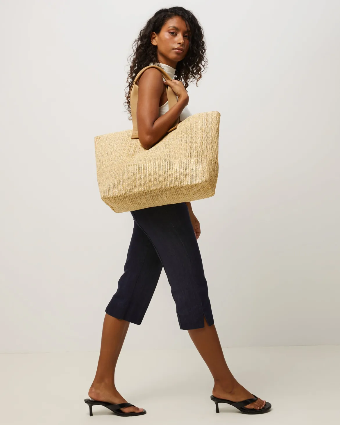 Bolso shopper grande efecto rafia con neceser extraíble