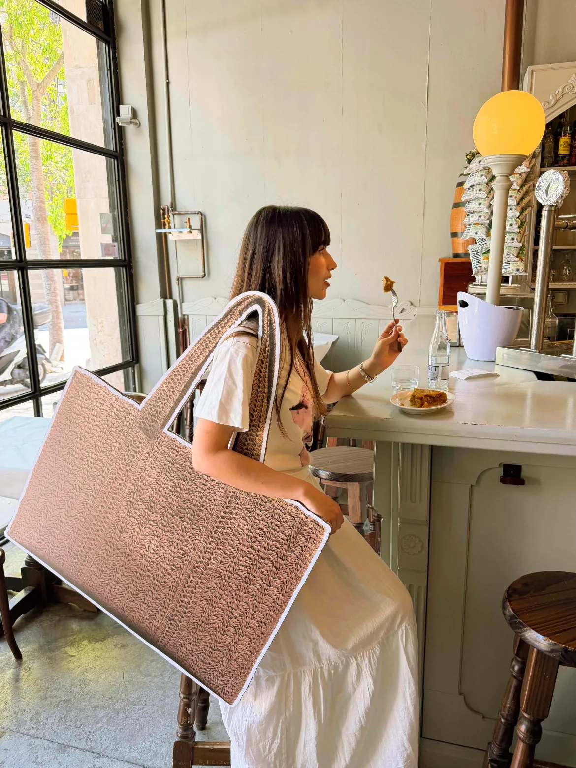 Bolso shopper grande efecto rafia