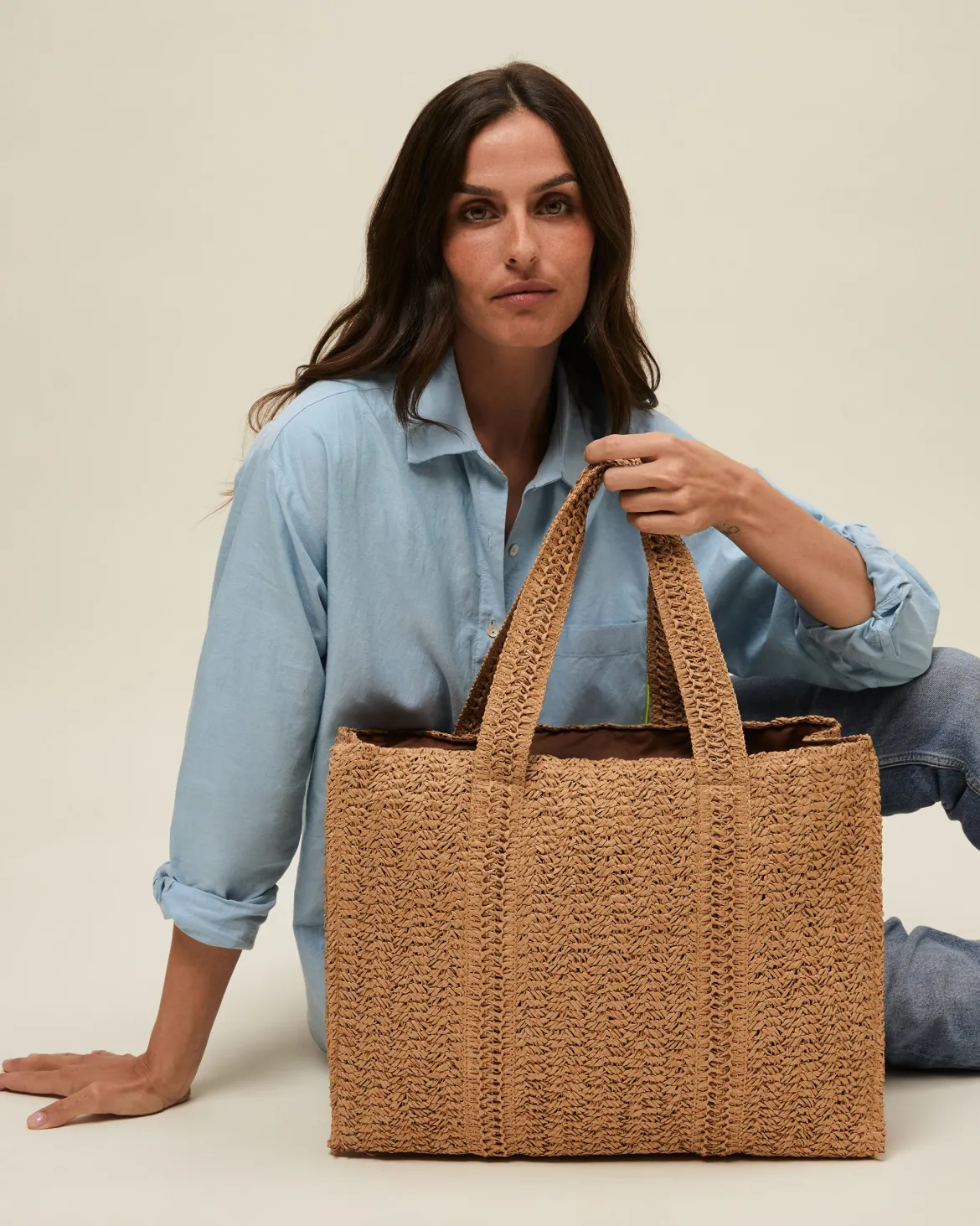 Bolso shopper grande efecto rafia