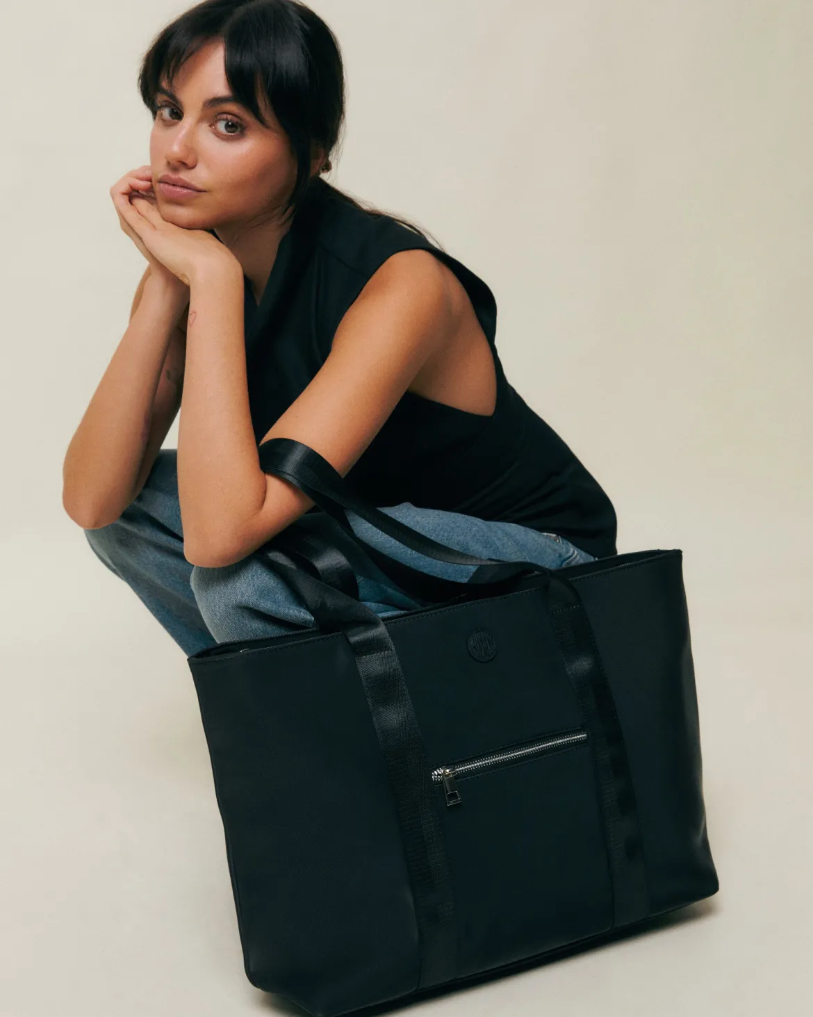 Bolso shopper grande en nylon con bolsillo para tablet