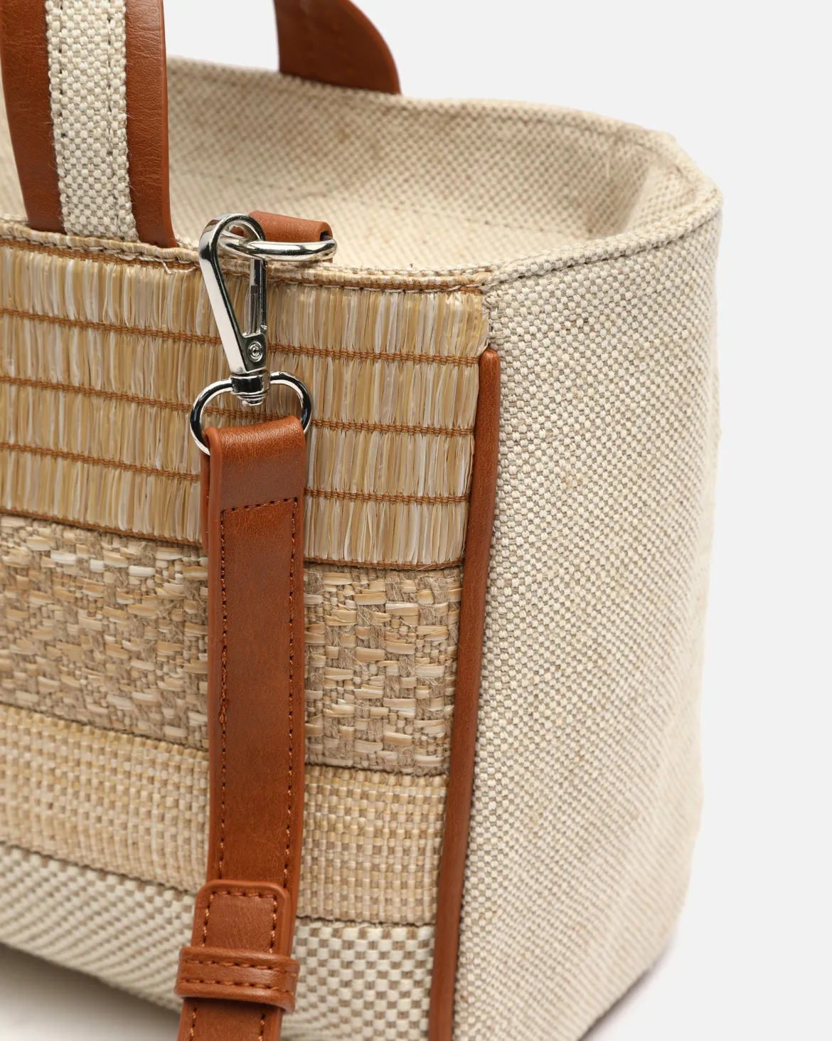 Bolso tote efecto rafia con asa bandolera extraíble