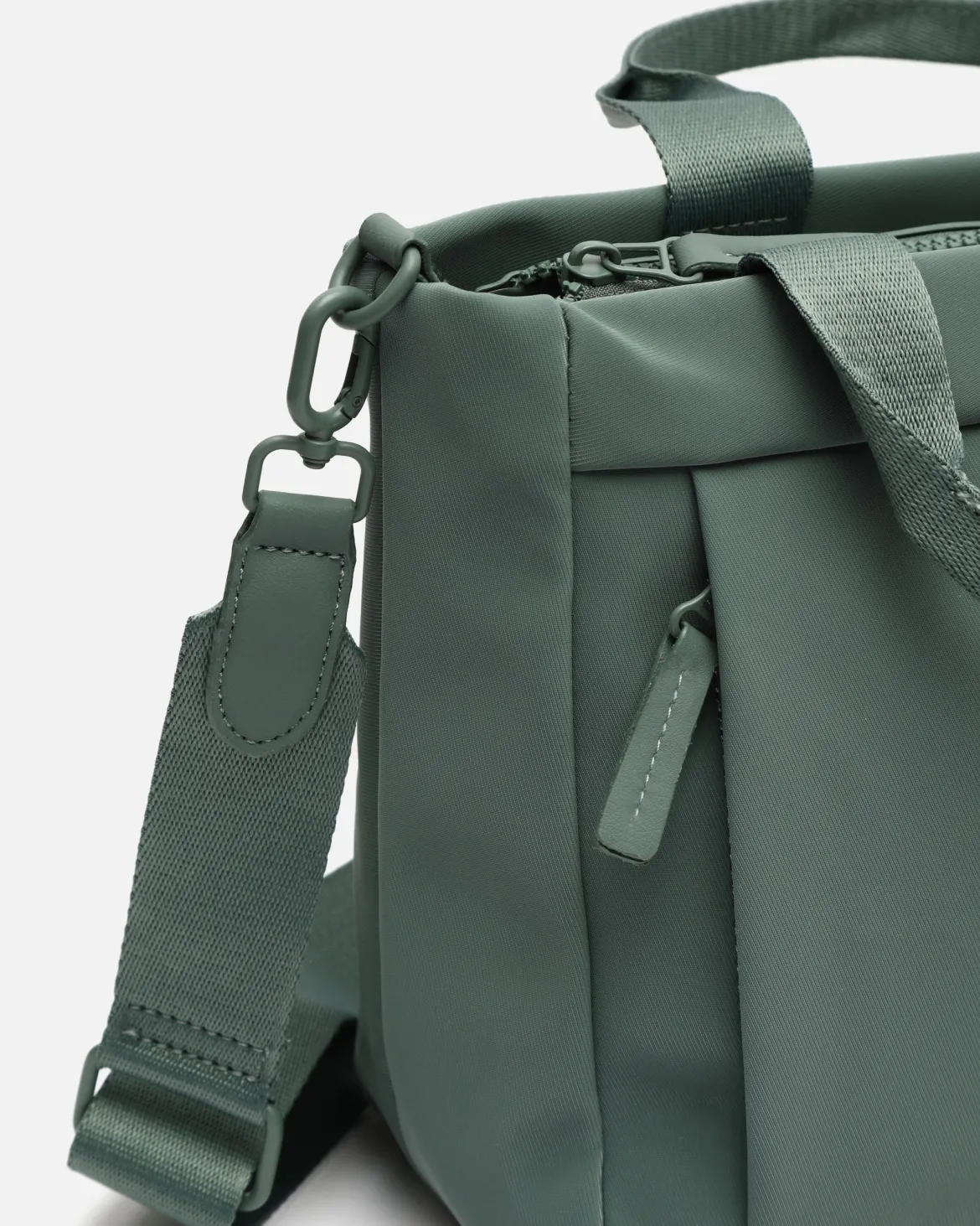 Bolso tote mediano en nylon con asa bandolera extraíble