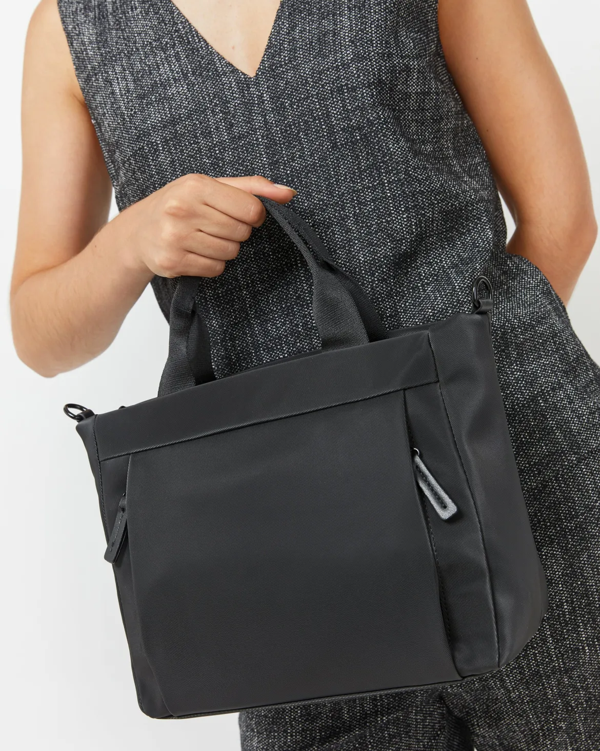 Bolso tote mediano en nylon con asa bandolera extraíble