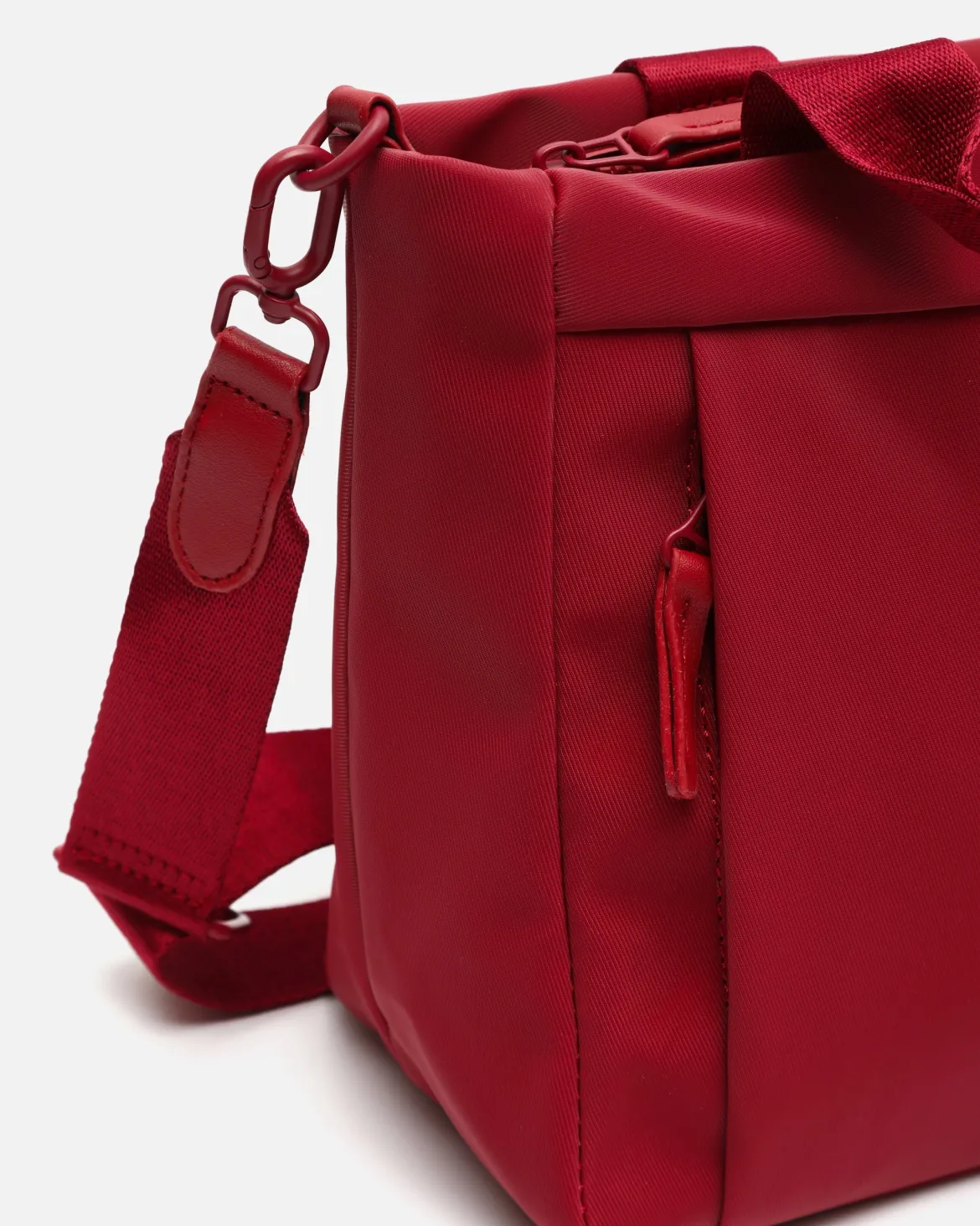 Bolso tote mediano en nylon con asa bandolera extraíble