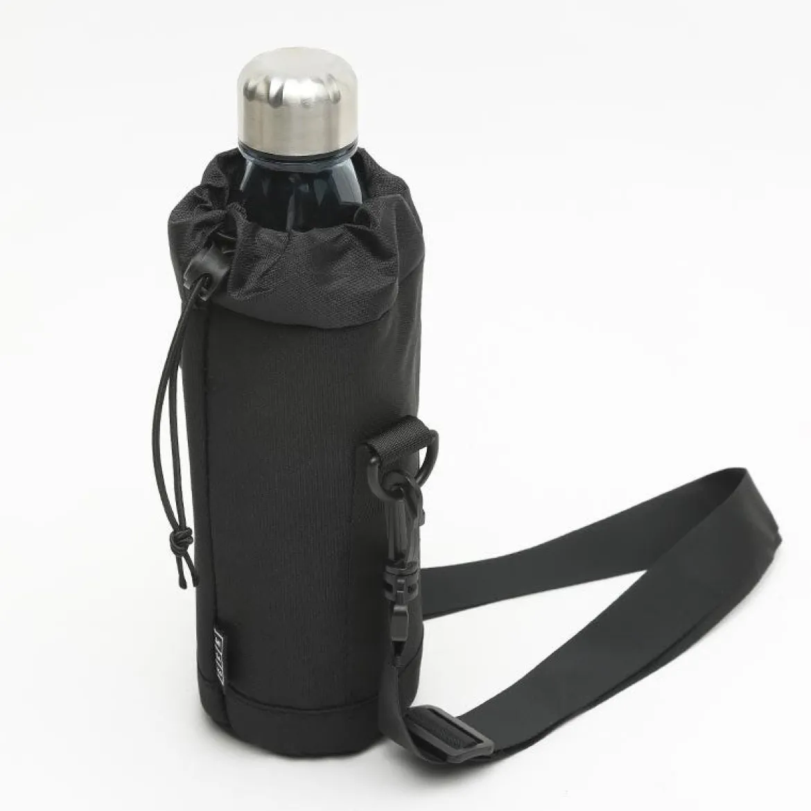 Botella con funda bandolera