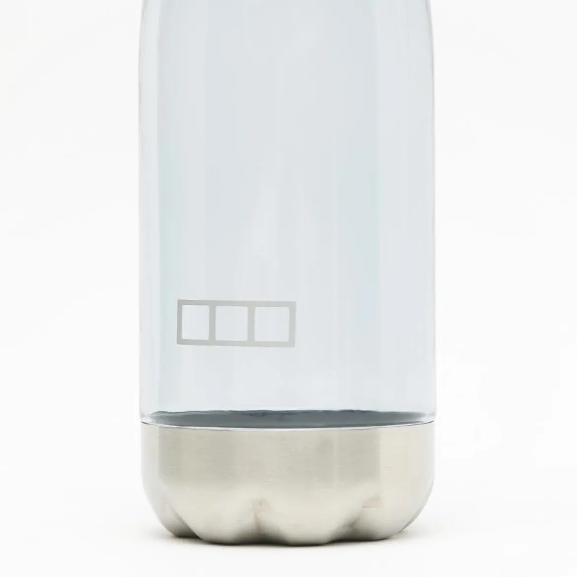 Botella con funda bandolera