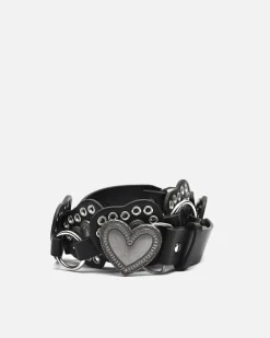 Cinturón con detalles en forma de corazón