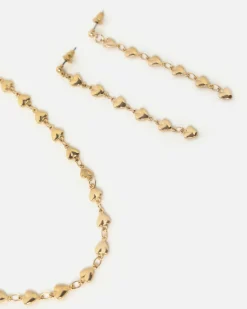Conjunto de collar y pendientes corazones