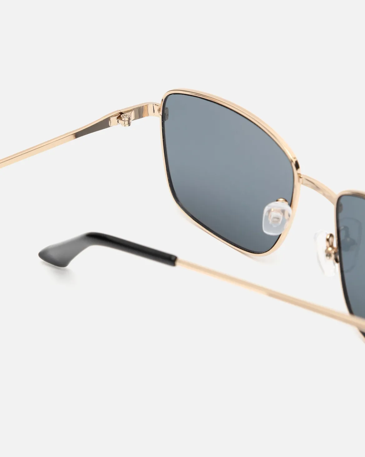 Gafas de sol cuadradas con montura metálica