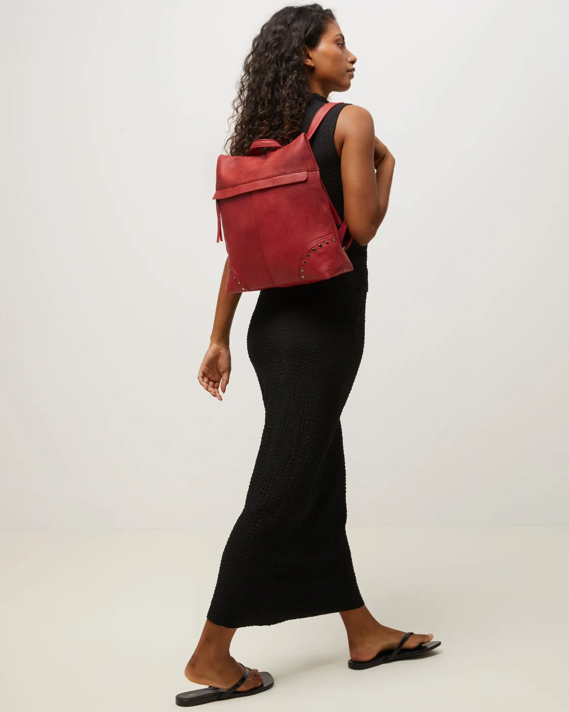 Mochila antirrobo con detalles metálicos