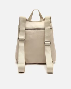 Mochila antirrobo con detalles metálicos