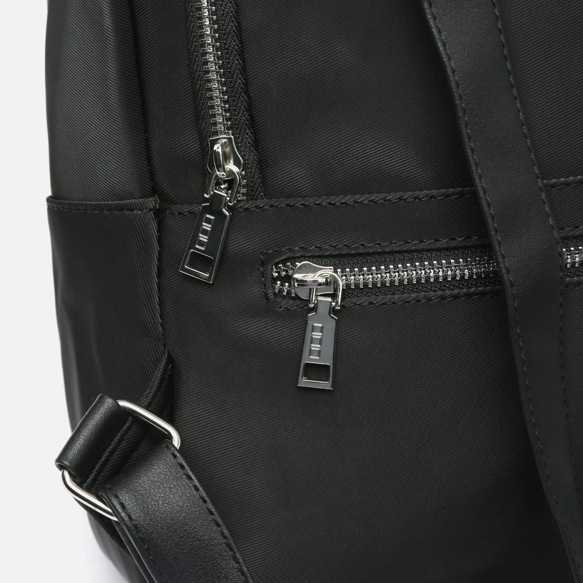 Mochila antirrobo de nylon