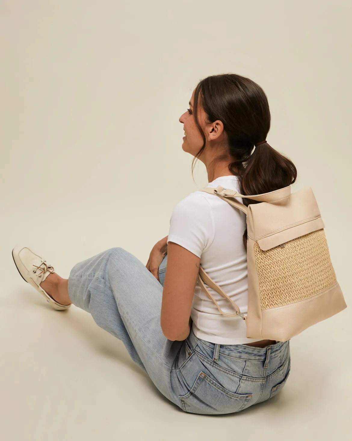 Mochila antirrobo efecto rafia