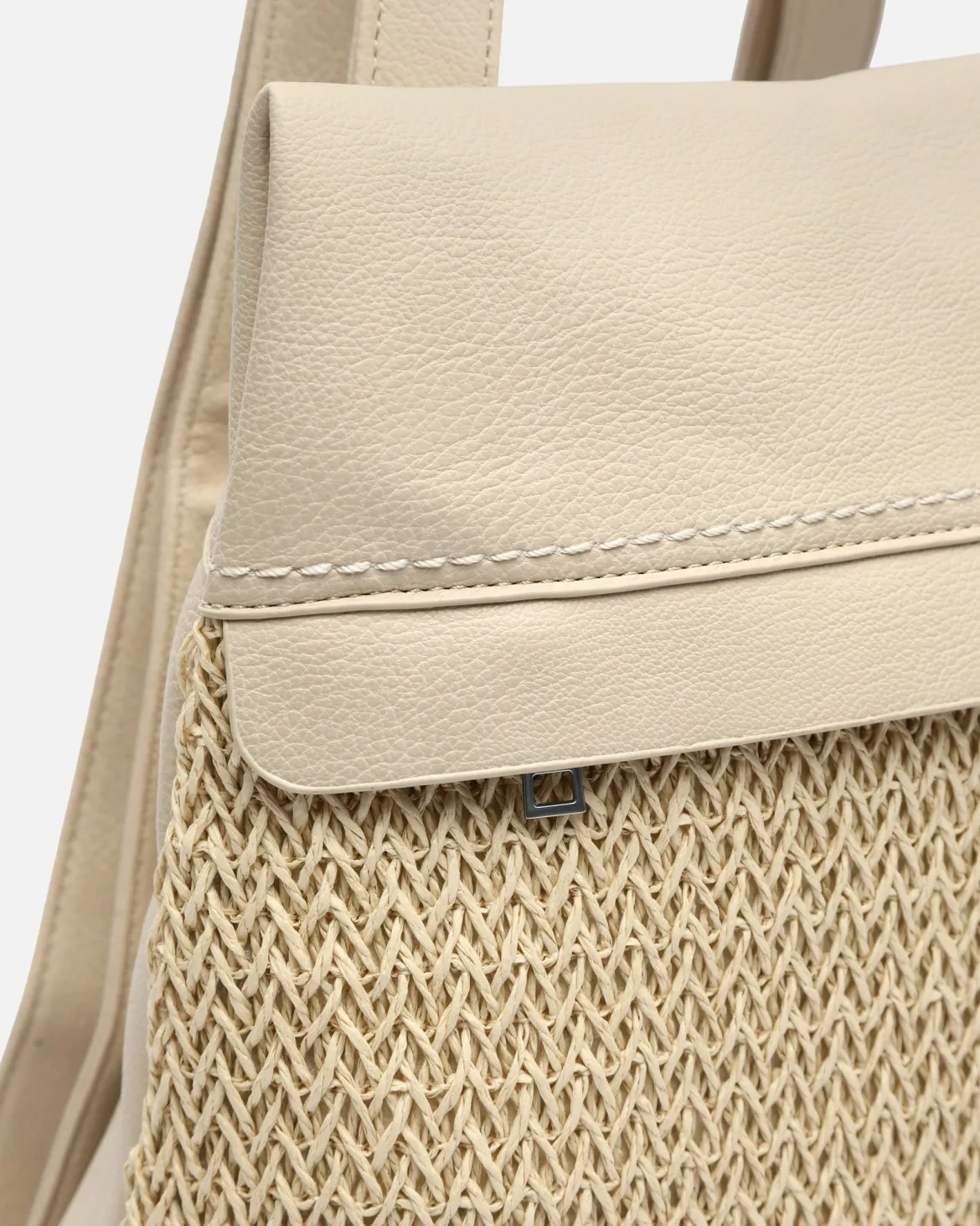 Mochila antirrobo efecto rafia