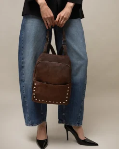 Mochila antirrobo efecto ante con detalles metálicos