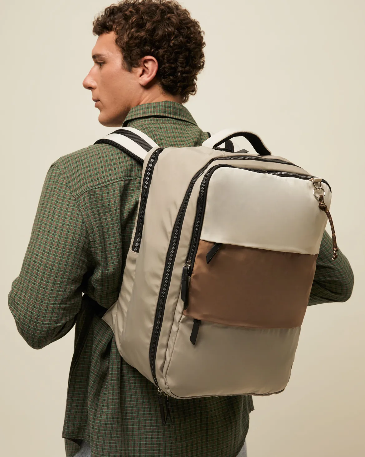 Mochila de viaje con bolsillo para portátil 15.6 pulgadas