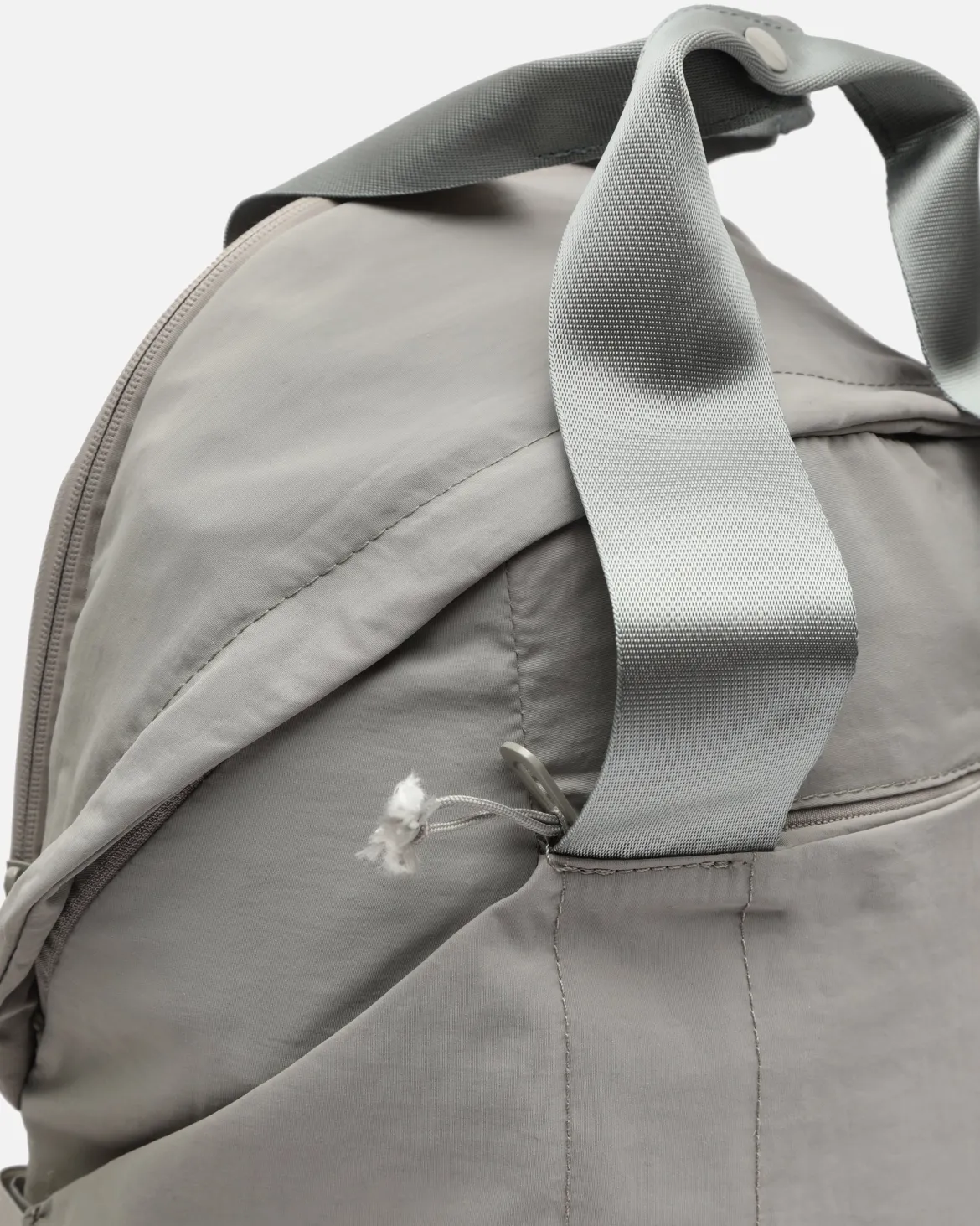 Mochila en nylon con bolsillo para portátil 14 pulgadas