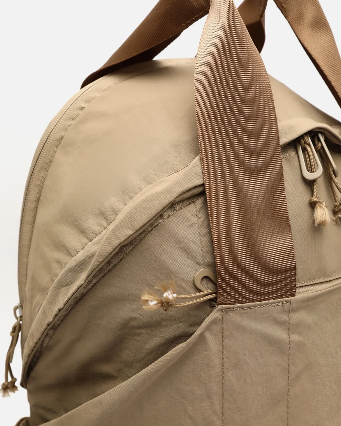 Mochila en nylon con bolsillo para portátil 14 pulgadas