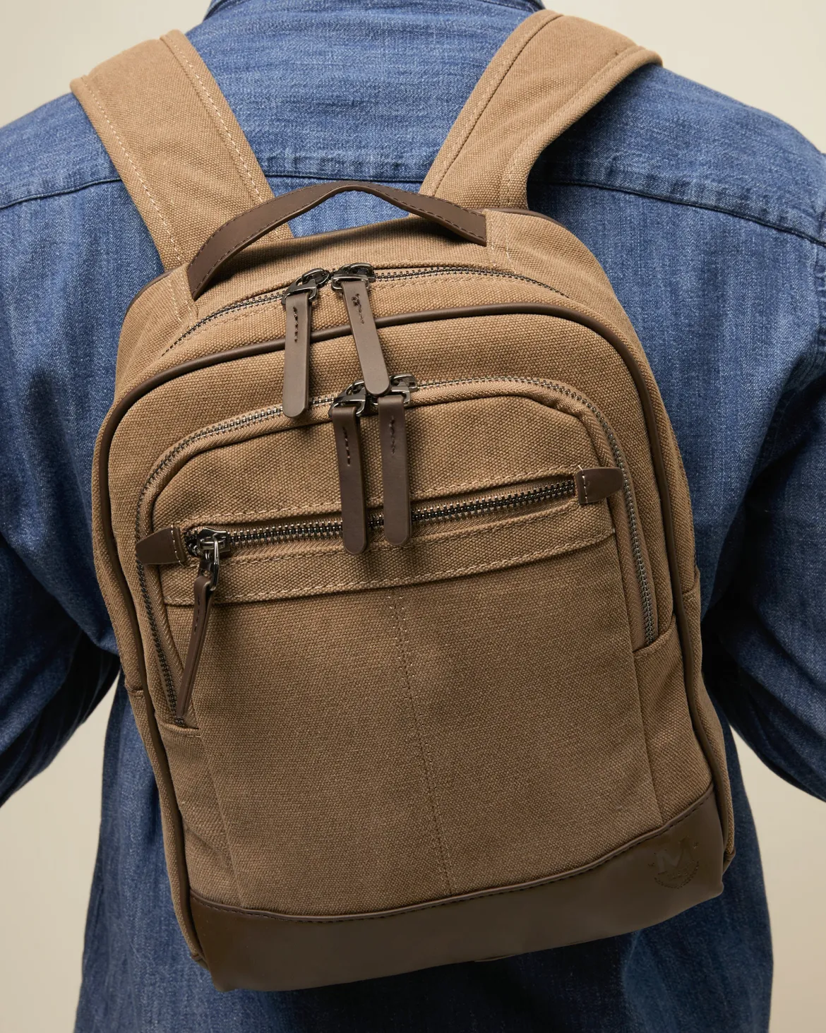 Mochila pequeña con bolsillo para portátil 10 pulgadas