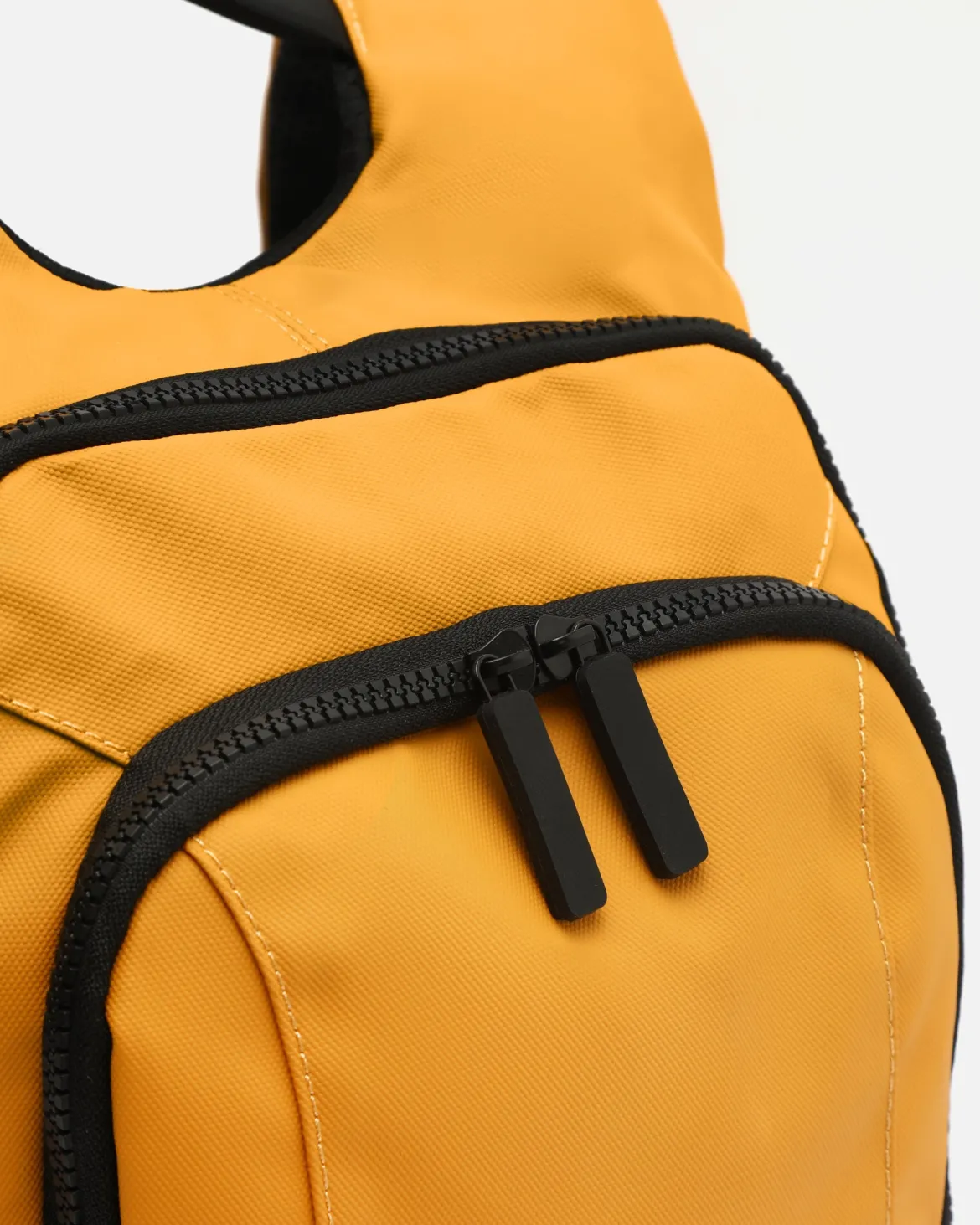 Mochila pequeña en nylon