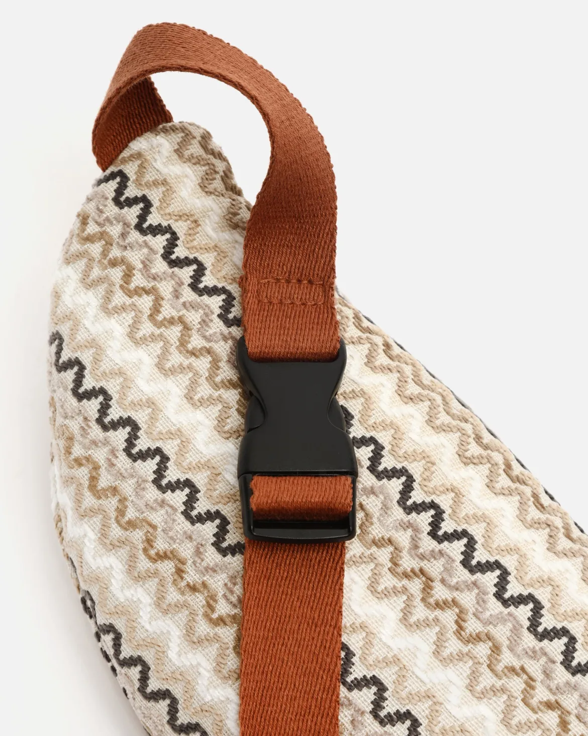 Riñonera con estampado jacquard