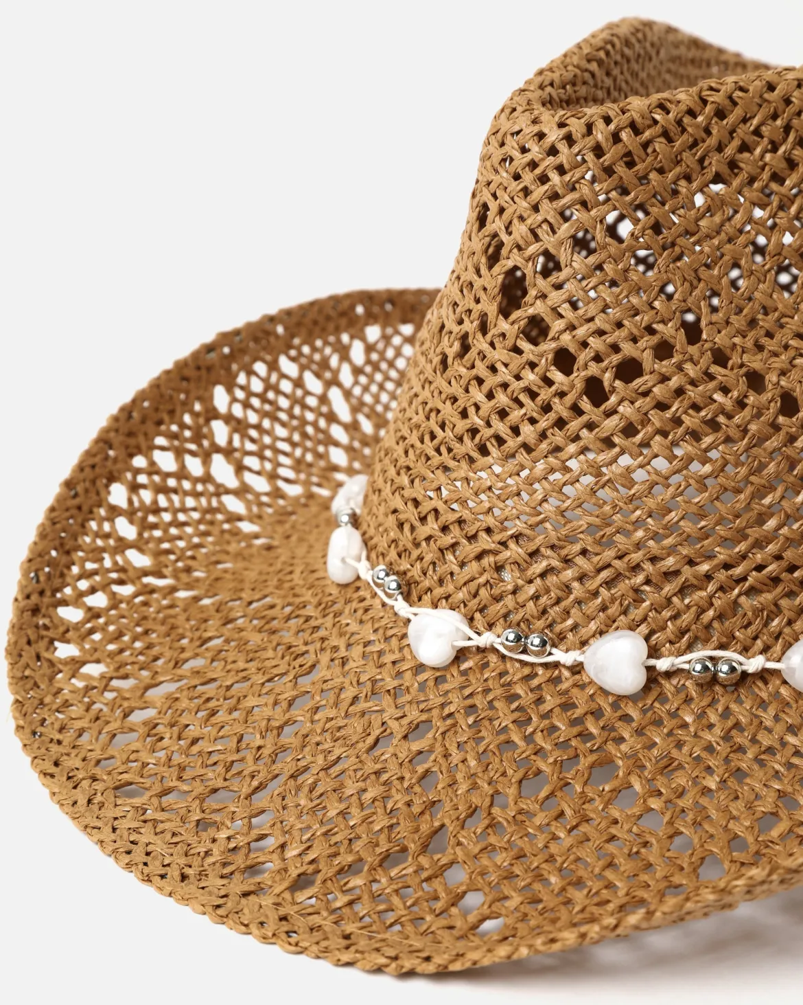Sombrero efecto rafia con corazones