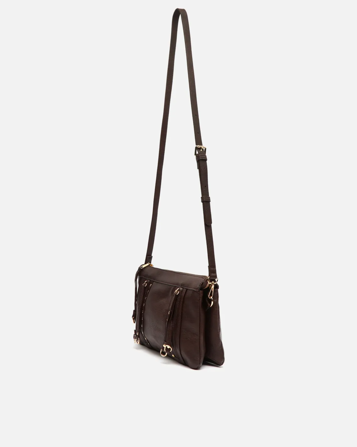 Bolso bandolera con detalles metálicos