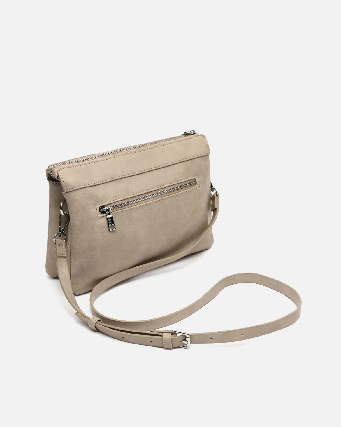 Bolso bandolera con detalles metálicos