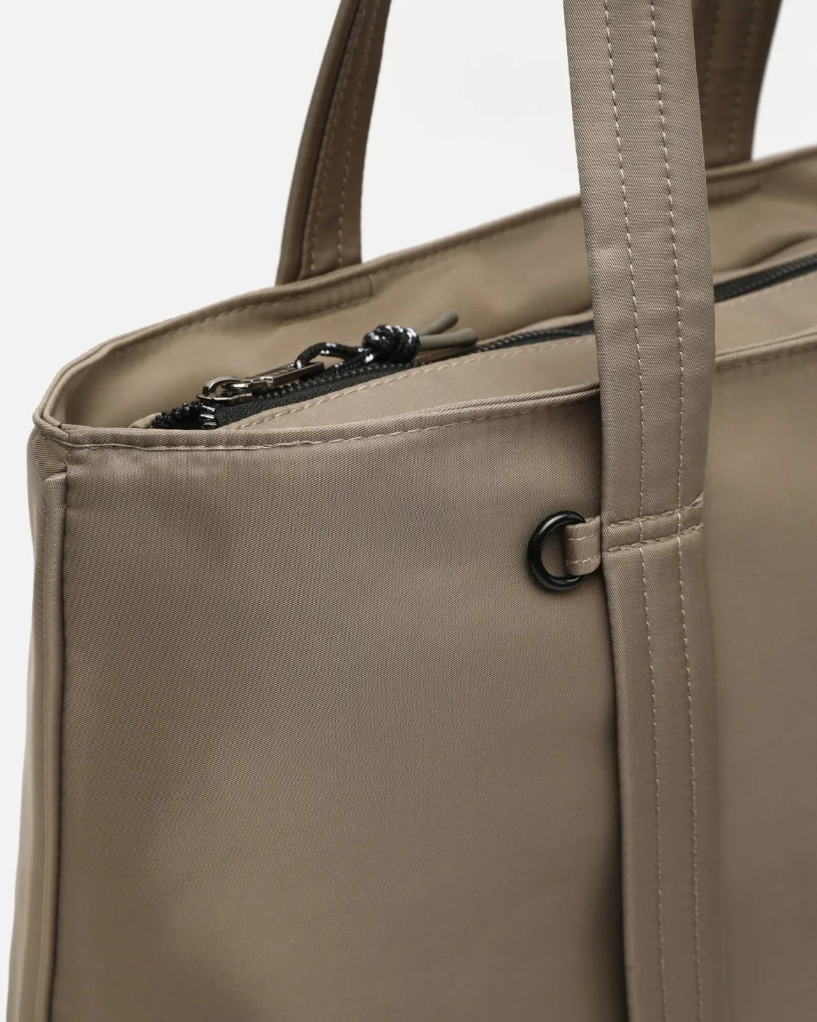 Portaordenador estilo bolso shopper en nylon 15 pulgadas